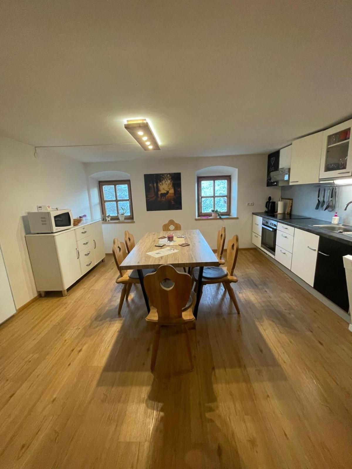 Upcycling Appartement Fischl - Nachhaltig Und Kreativ Wohnen Fuer Gross Und Klein Jenbach Exterior foto